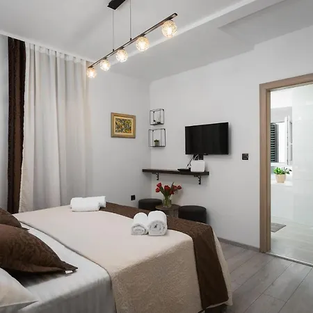 Palace Penthouse With Terrace In Centre Old Town 斯普利特