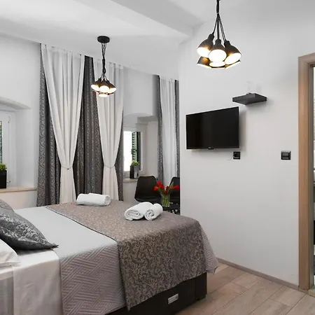 Palace Penthouse With Terrace In Centre Old Town